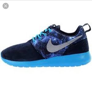 Nike roshe galaxy print!